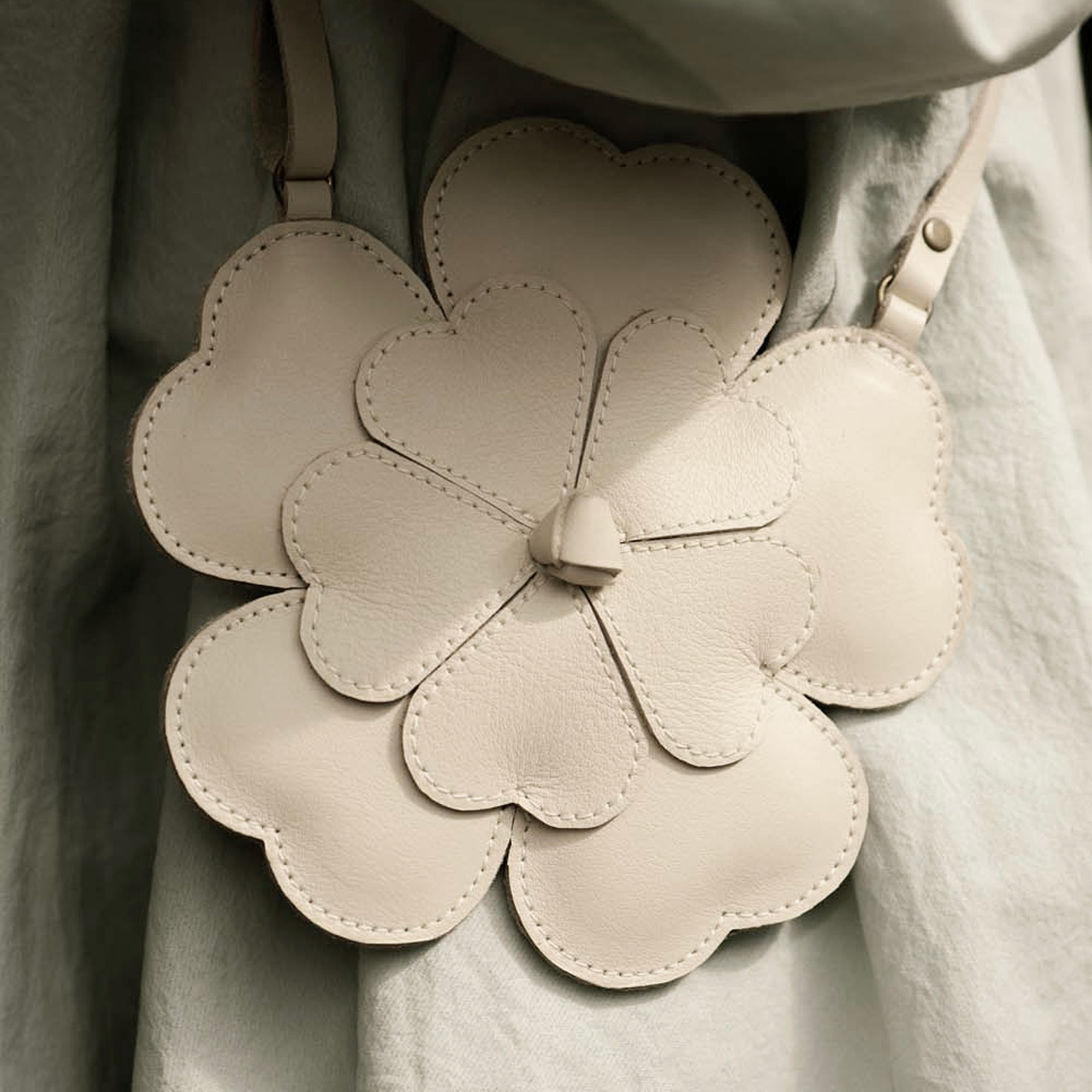 Girls Cream Leather Buttercup Purse (14cm) - View 2
