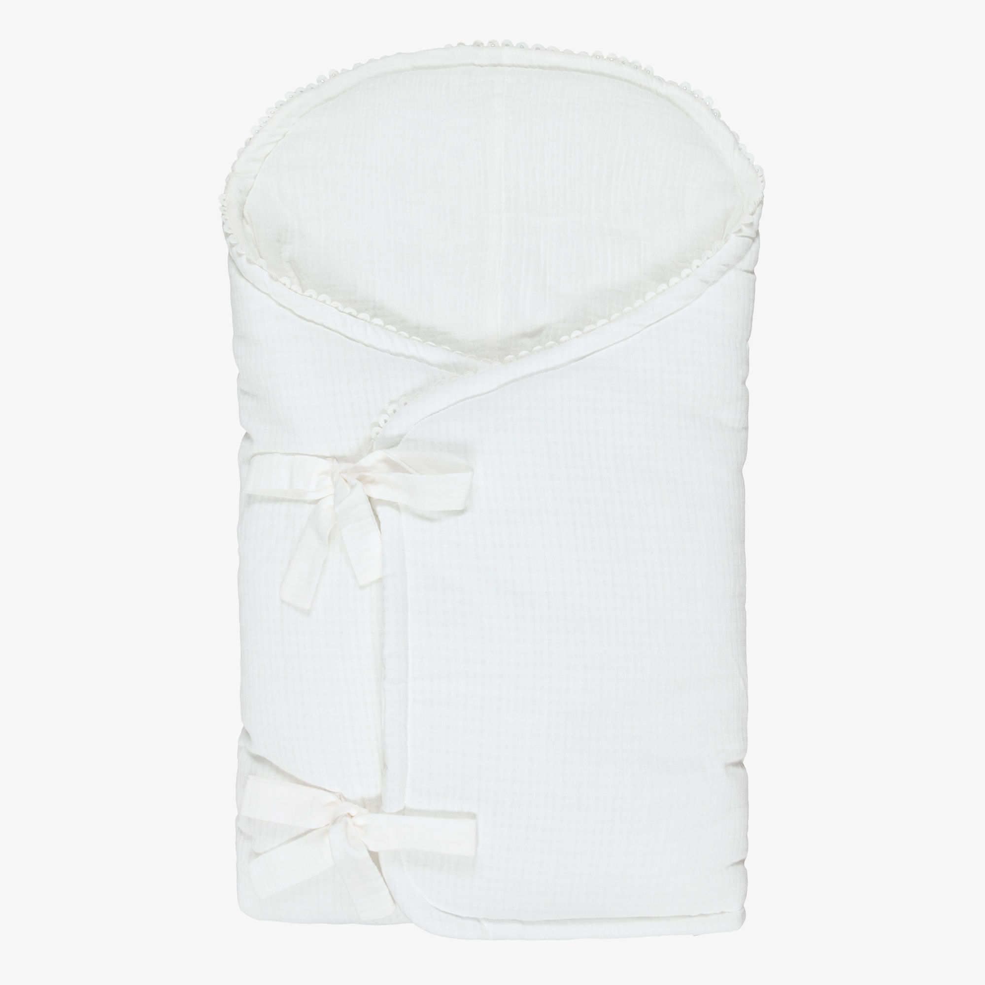 White Cotton Muslin Baby Nest with Scalloped Trim (100cm) - View 1