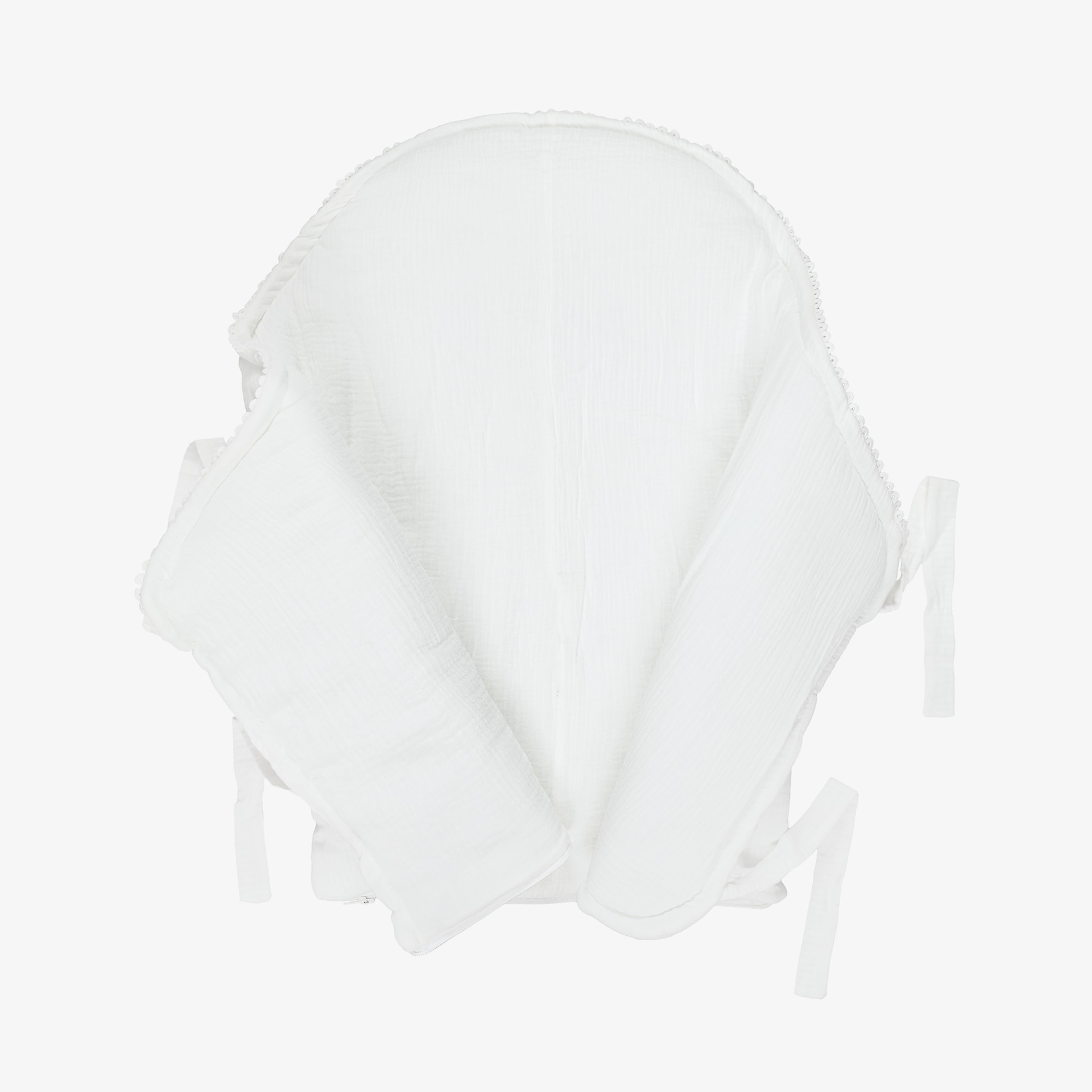 White Cotton Muslin Baby Nest with Scalloped Trim (100cm) - View 2