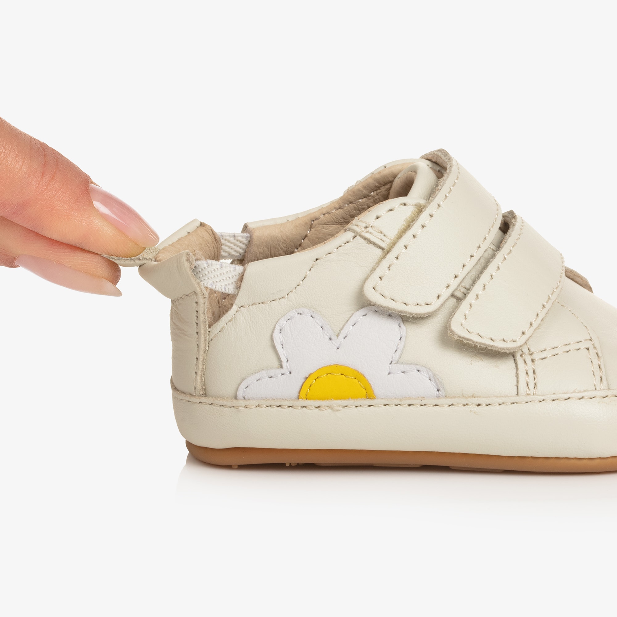 Baby Girls Ivory Pre-Walkers with Daisy Motif - View 5